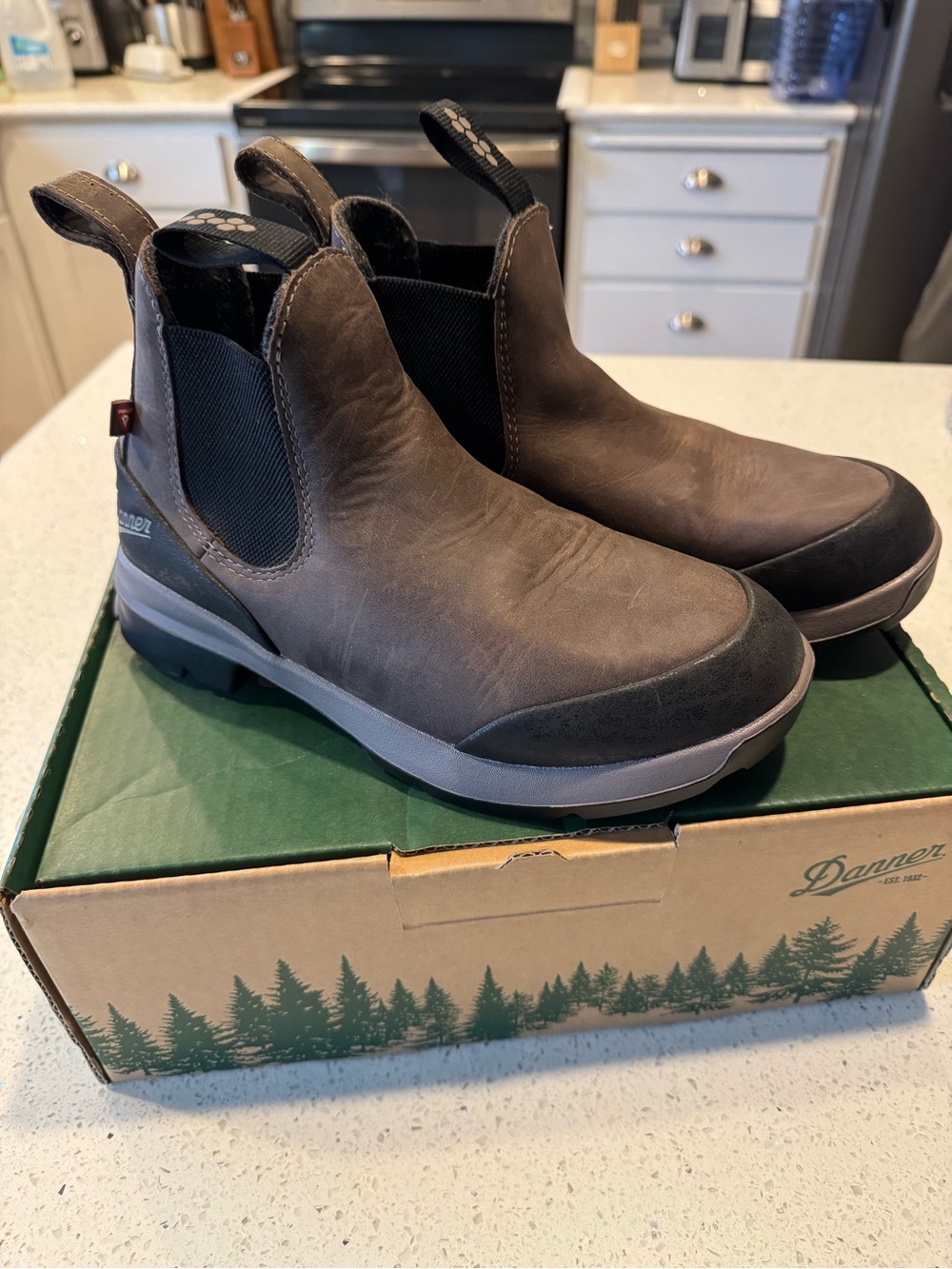 Danner Women’s Pub Garden Chelsea Winter Boots – Size 7 – Like New